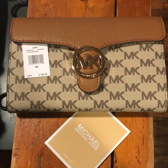 Michael Kors Handbags - Partial trade for my girl don’t buy 💗